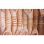 ⁦HUDA BEAUTY- CHEESECAKE هدى بيوتي #FauxFilter كريم أساس سائل مضيء غير لامع بتغطية كاملة⁩ - الصورة ⁦2⁩