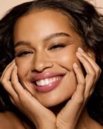 ⁦FENTY BEAUTY -FUSSY HEAT 5.5mL ملمع شفاه لامع وممتلئ⁩ - الصورة ⁦3⁩