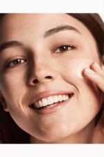 ⁦CLINIQUE-جل مرطب Dramatically Different™️ مع مضخة، 125 مل⁩ - الصورة ⁦3⁩