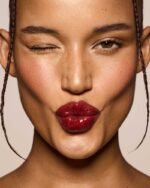 ⁦FENTY BEAUTY-كريم الشفاه "غلوس بومب كريمGloss Bomb Cream(05 FRUIT SNACKZ)9ml.⁩ - الصورة ⁦3⁩