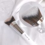 ⁦FILLIMILLI- فرشاة كريم الأساس بقصة V من فيليميللي 822⁩ - الصورة ⁦5⁩