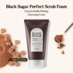 ⁦SKINFOOD-سكن فود رغوة تنظيف وتقشير الوجه بالسكر الأسود، 180 غرام⁩ - الصورة ⁦2⁩